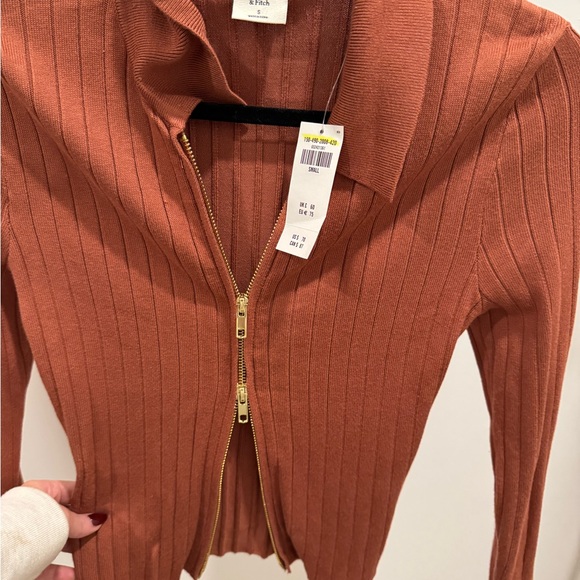 Abercrombie & Fitch Rust Ribbed Zip-Up Sweater - Picture 5 of 5